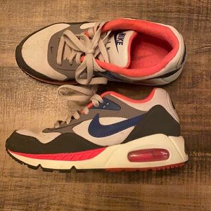 Nike air max barely worn!
